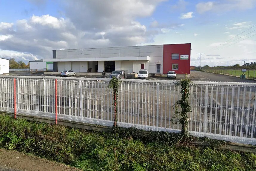 13 La Grande Courbe, Saint-Julien-de-Concelles for lease - Building Photo - Image 2 of 2