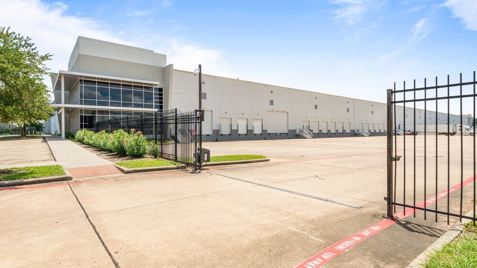 850 Greens Pky, Houston, TX for lease - Building Photo - Image 3 of 11