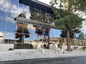 5542 Buckingham Dr, Huntington Beach, CA for sale Building Photo- Image 1 of 18