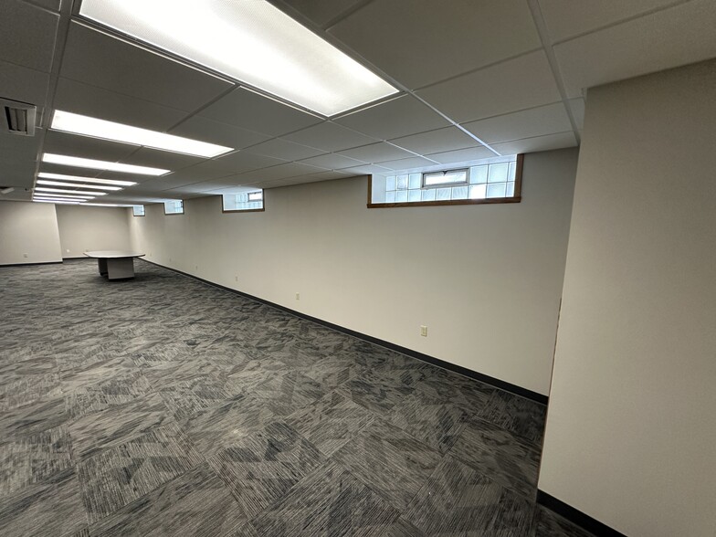 133 W Main Ave, West Fargo, ND for lease - Interior Photo - Image 3 of 13