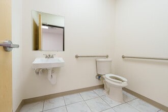 4747 Hondo Pass Dr, El Paso, TX for lease Interior Photo- Image 2 of 7