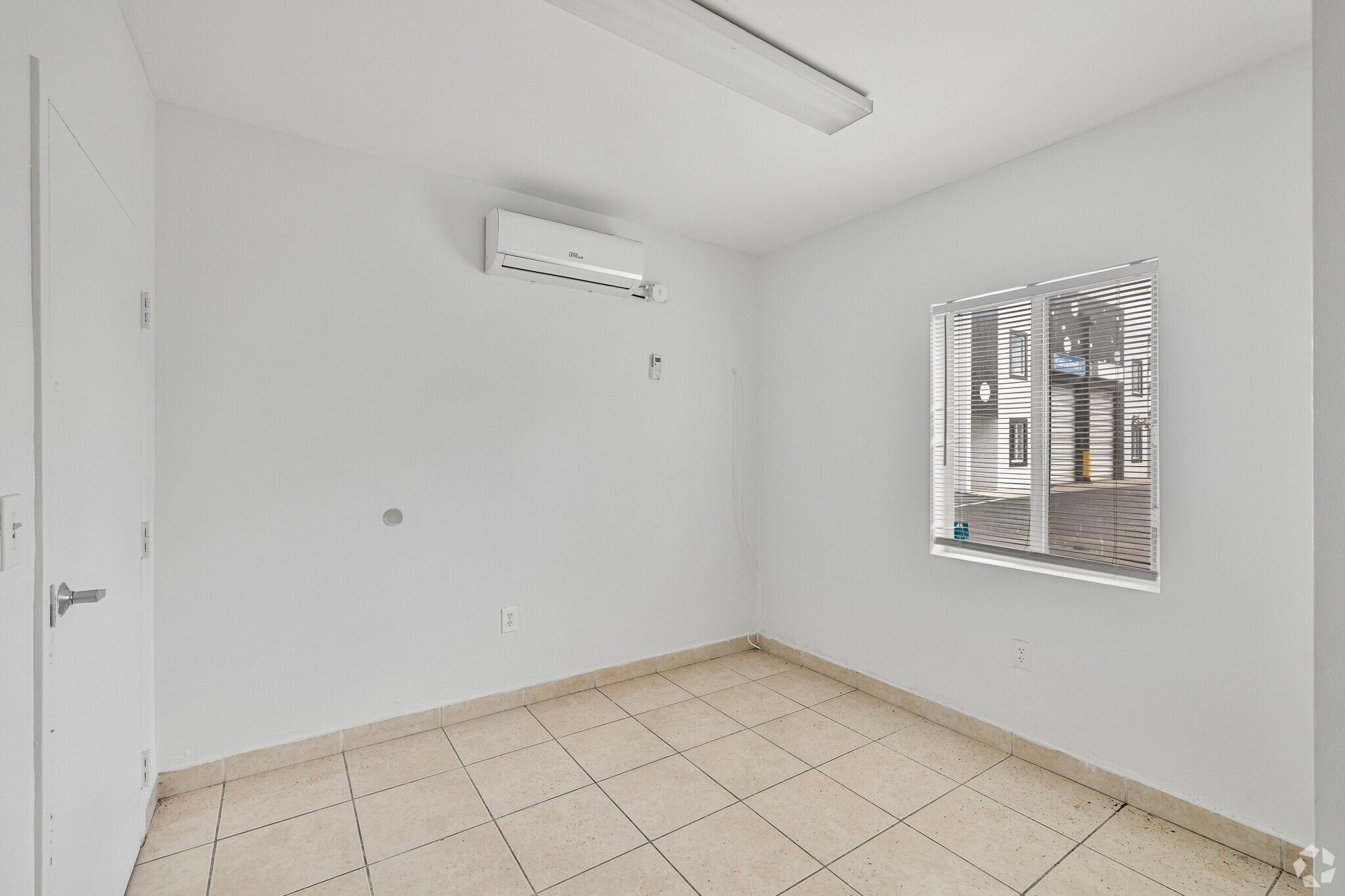 13420-13432 NW 38th Ct, Opa-locka, FL for lease Interior Photo- Image 1 of 16