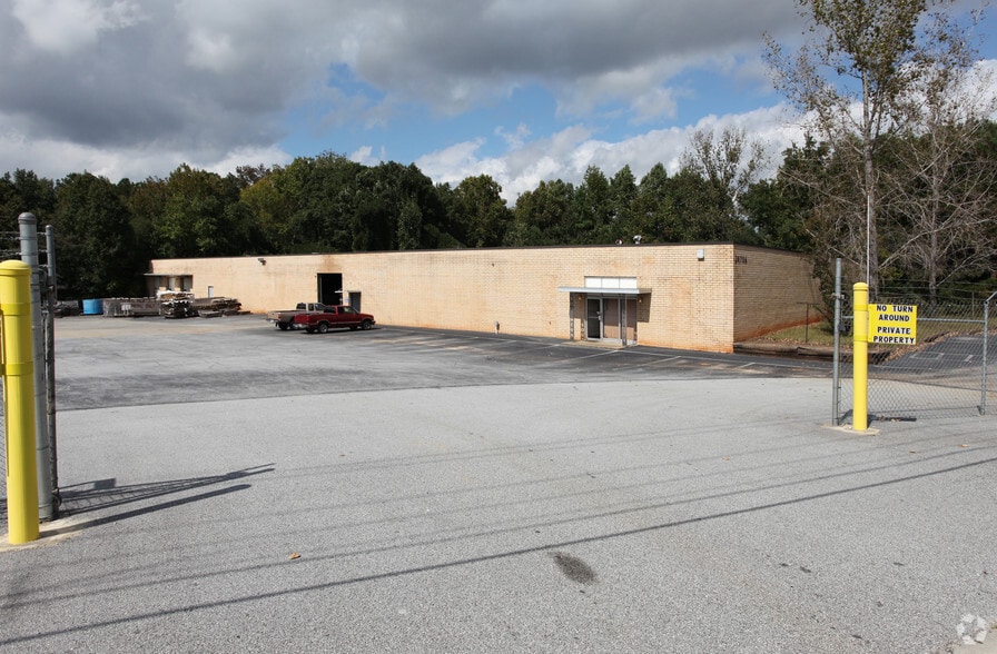 2675 Lithonia Industrial Blvd, Lithonia, GA for lease - Primary Photo - Image 1 of 10