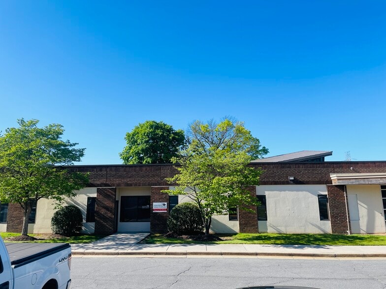 195 Thomas Johnson Dr, Frederick, MD for lease - Primary Photo - Image 1 of 4