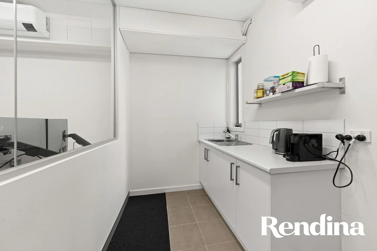 169 Pascoe Vale Rd, Moonee Ponds, VIC 3039 - Unit 3 - - Interior Photo - Image 2 of 12