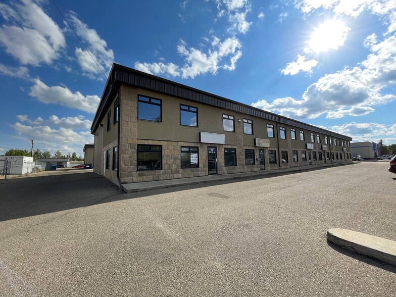 4731 61 St, Red Deer, AB for lease - Building Photo - Image 1 of 7