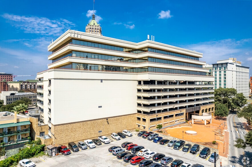 146 Navarro St, San Antonio, TX for lease - Building Photo - Image 3 of 4