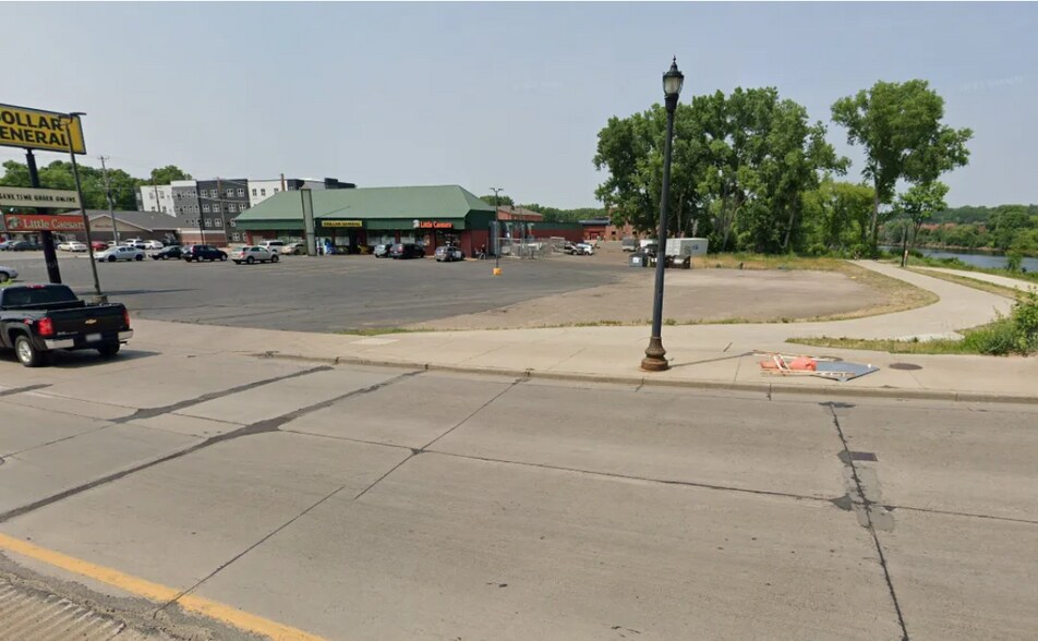 10 W Madison St, Eau Claire, WI for lease - Other - Image 2 of 3