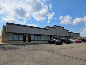 13400-13480 E 15 Mile Rd, Sterling Heights, MI for lease Interior Photo- Image 2 of 4