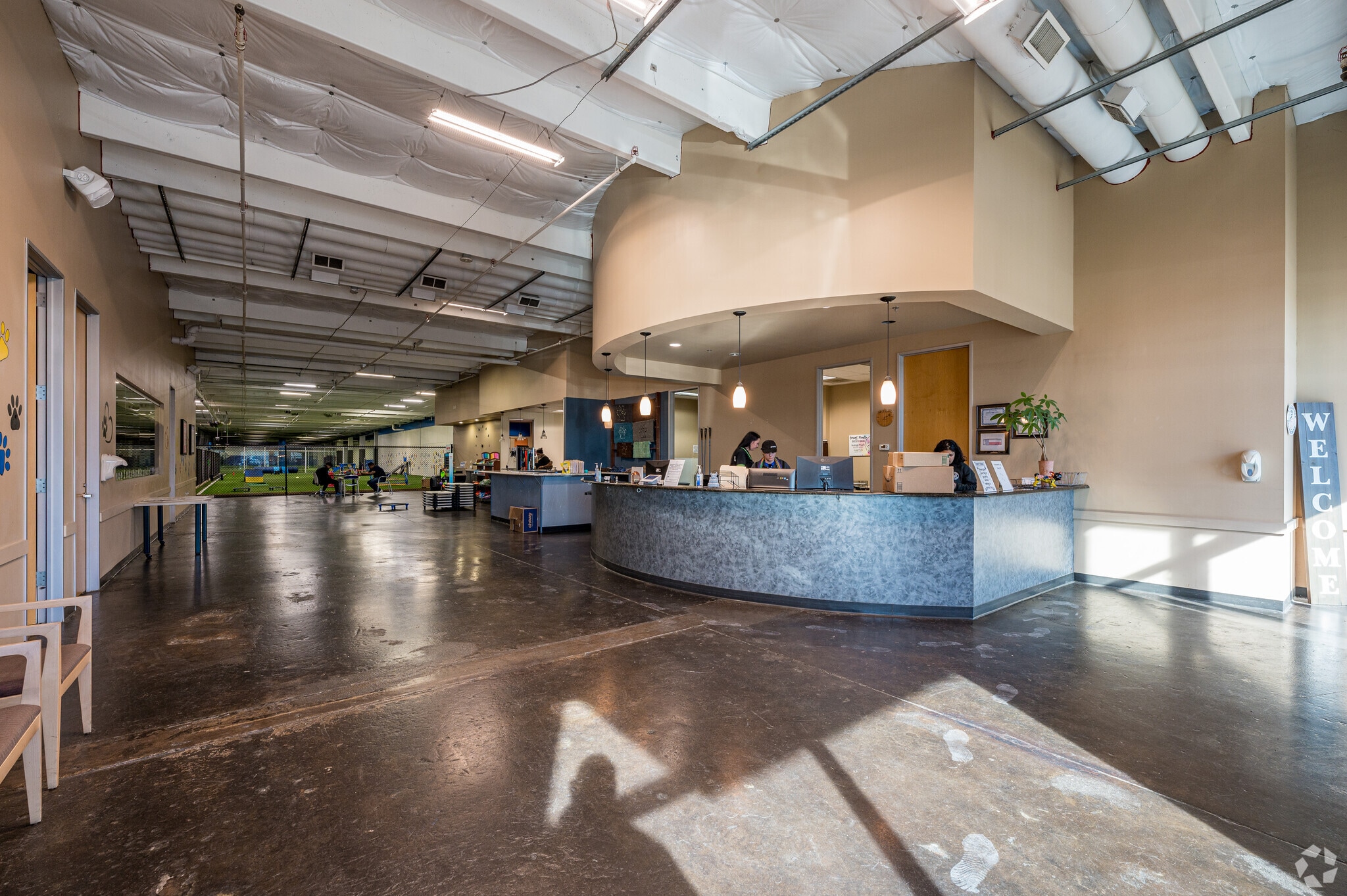 1000 W Crosby Rd, Carrollton, TX for lease Interior Photo- Image 1 of 5