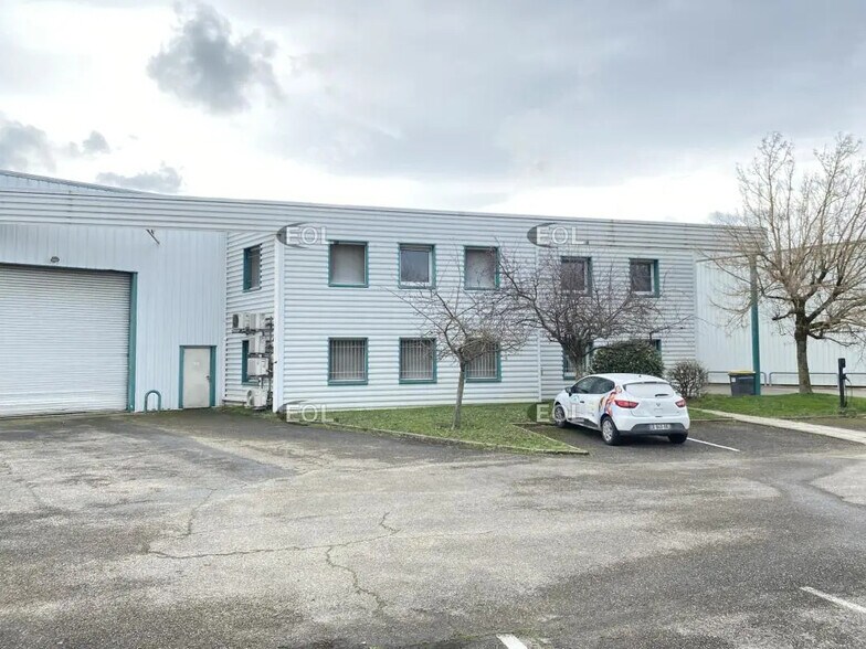 Office in Toussieu for lease - Building Photo - Image 1 of 10