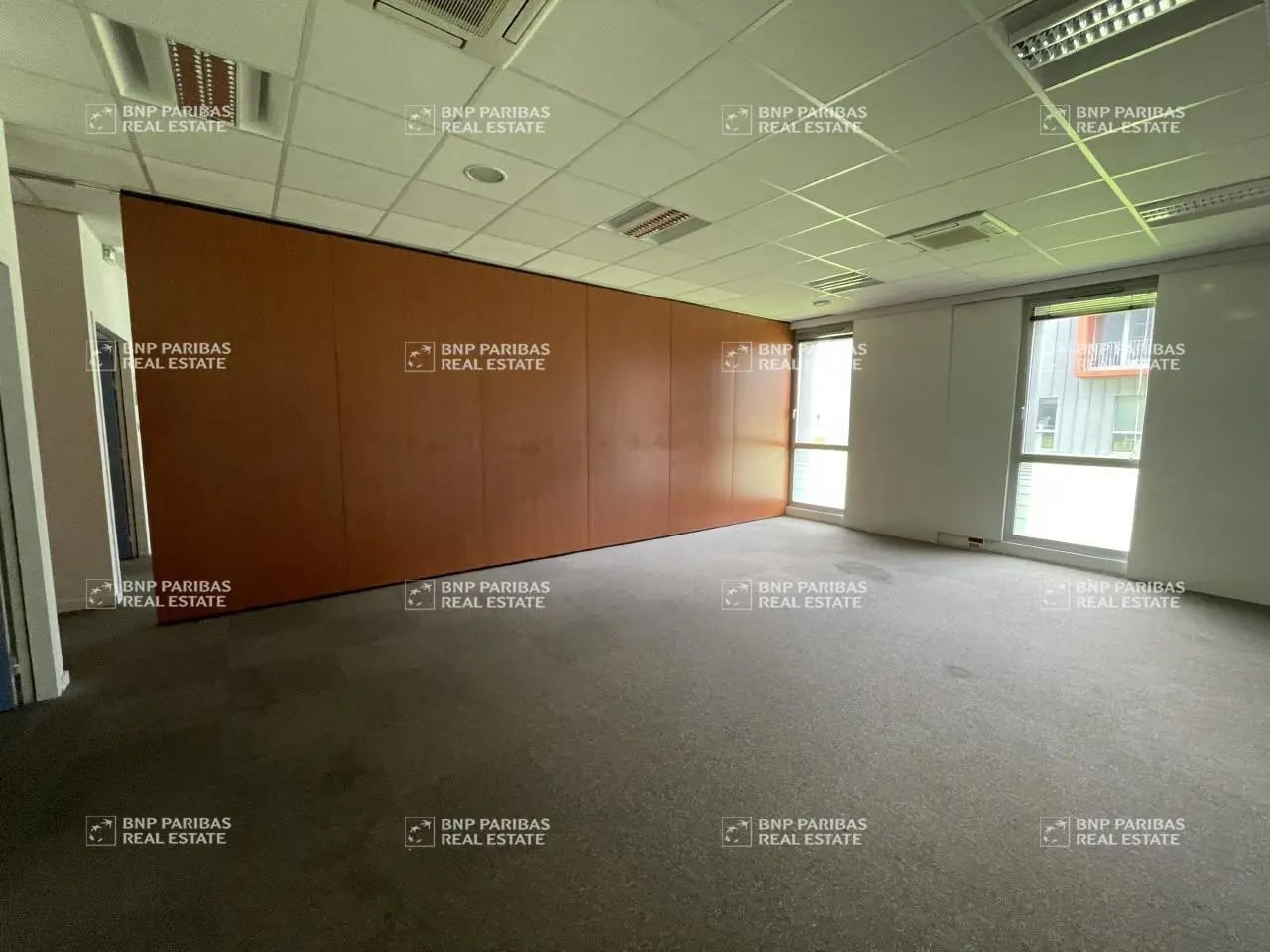 Office in Saint-Herblain for lease Interior Photo- Image 1 of 8