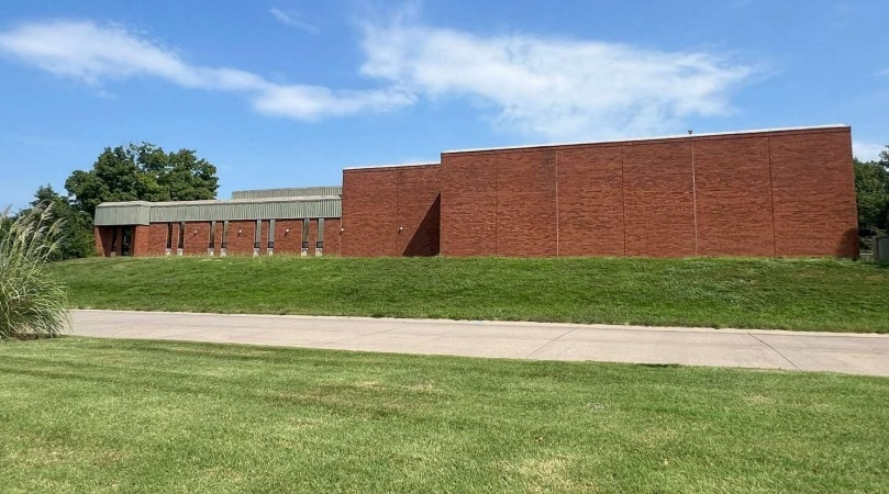 2331 Millpark Dr, Maryland Heights, MO for lease - Building Photo - Image 1 of 11