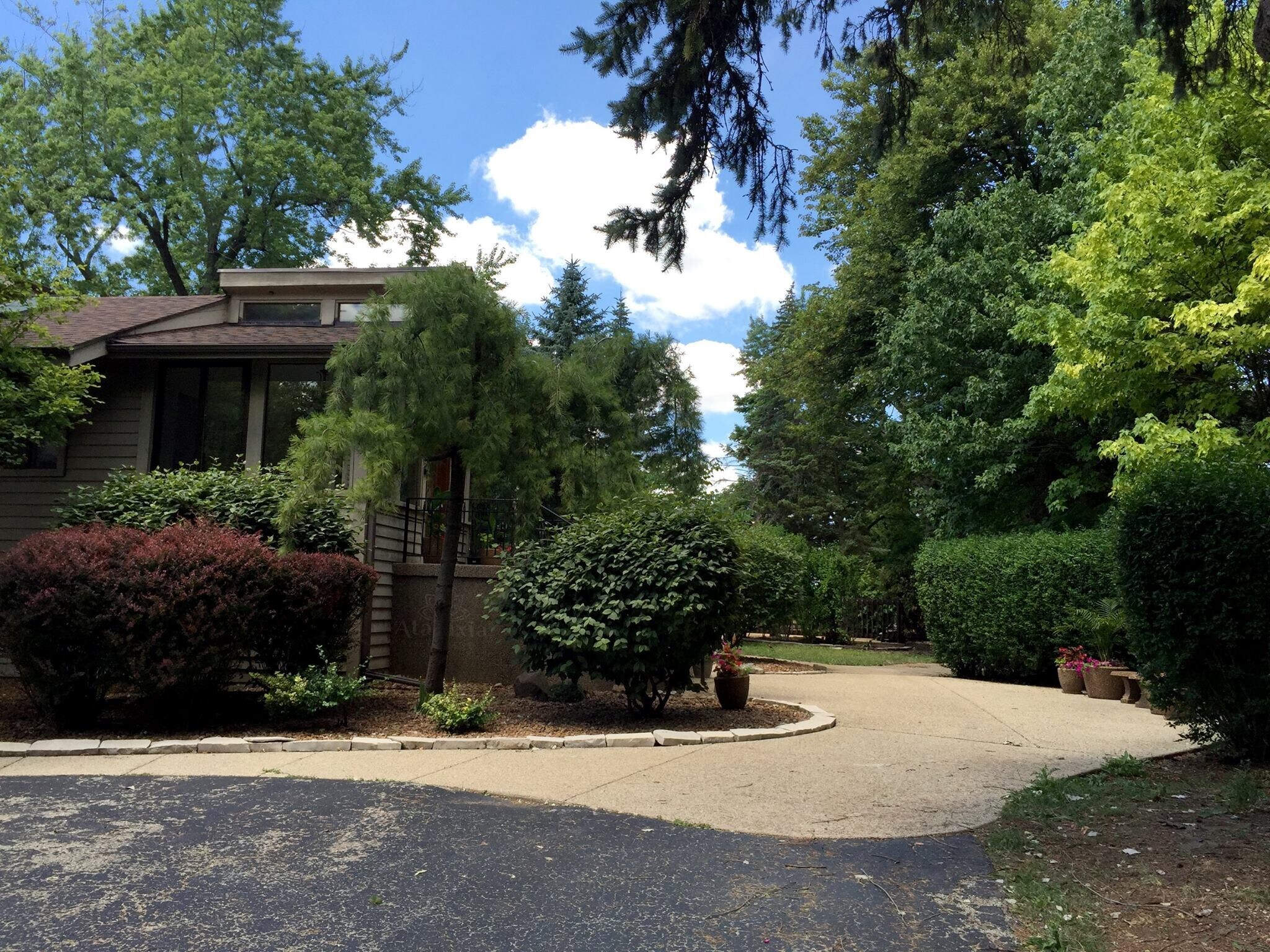 808 Discovery Drive West Chicago Illinois 60185 - w9c1ja0