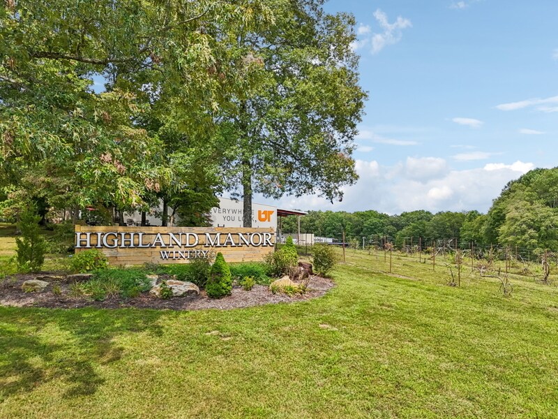 2965 S York Hwy, Jamestown, TN for sale Primary Photo- Image 1 of 44