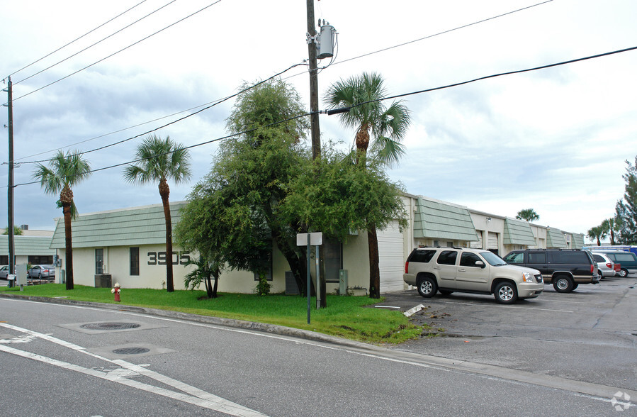 3905 Investment Ln, West Palm Beach, FL for sale - Building Photo - Image 2 of 3