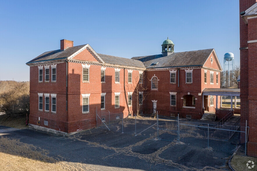 Warfield at Historic Sykesville portfolio of 11 properties for sale on LoopNet.com - Building Photo - Image 1 of 2