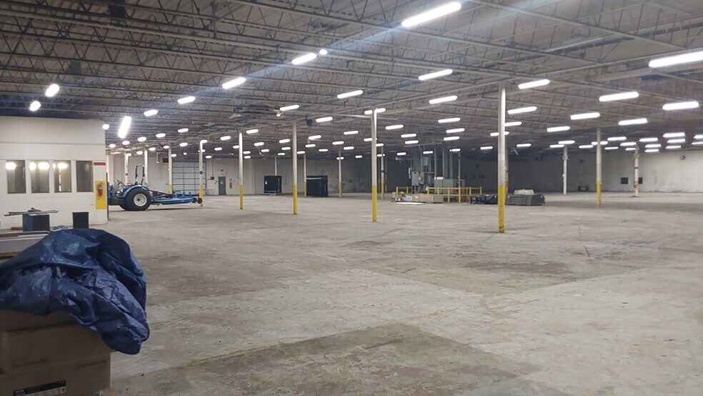 1100 County Farm Rd, Cassville, MO for lease - Interior Photo - Image 3 of 5