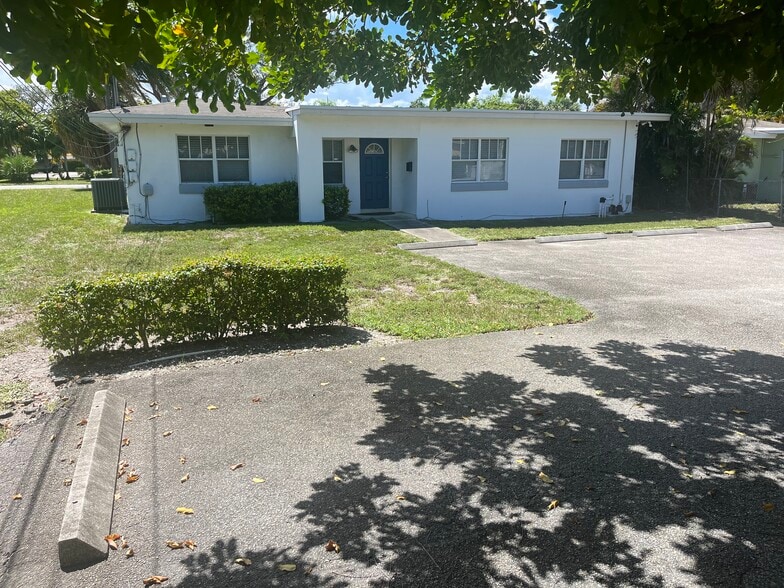 1216 SE 1st Ave, Fort Lauderdale, FL for lease - Building Photo - Image 2 of 18
