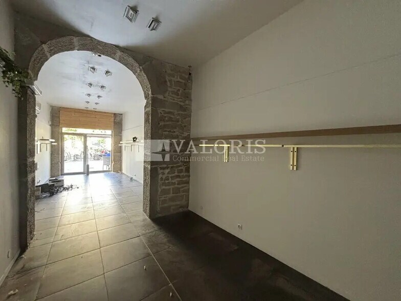Retail in Lyon for lease - Interior Photo - Image 3 of 8