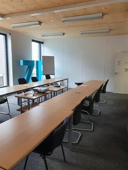 Office in Maxéville for lease - Interior Photo - Image 2 of 9