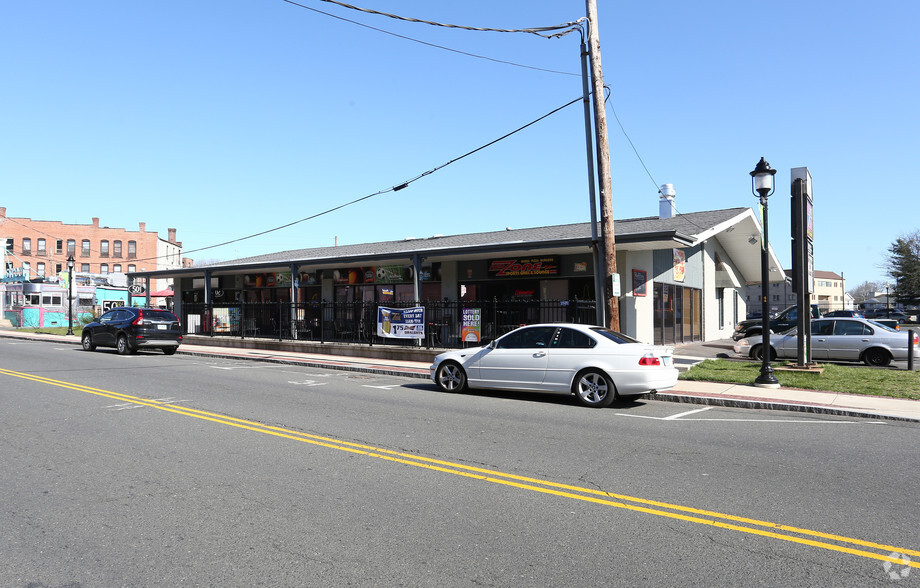 50-54 W Main St, Plainville, CT for sale - Primary Photo - Image 1 of 1