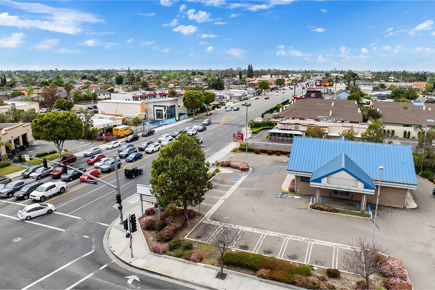 3237 E Chapman Ave, Orange, CA for sale - Building Photo - Image 3 of 5