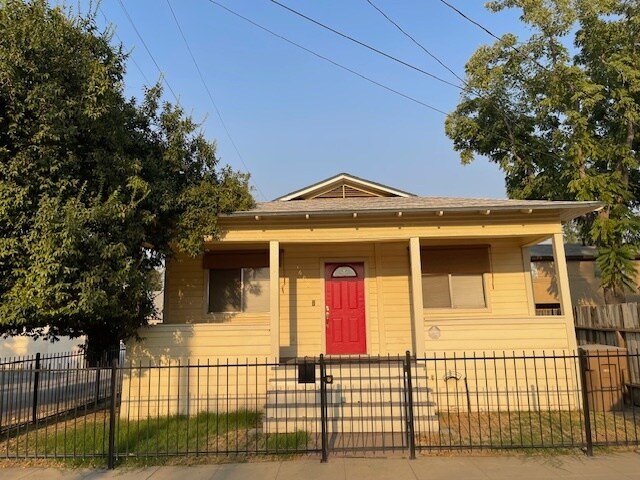 1608 E St, Bakersfield, CA for lease Primary Photo- Image 1 of 15