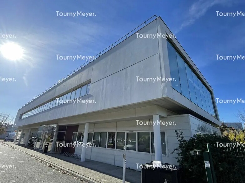 Office in Mérignac for lease - Building Photo - Image 1 of 7