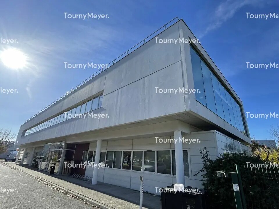 Office in Mérignac for lease Building Photo- Image 1 of 8