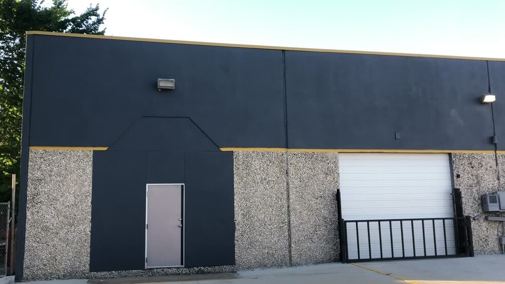 923-927 Crosstimbers St, Houston, TX for lease - Commercial Listing Video - Image 2 of 8