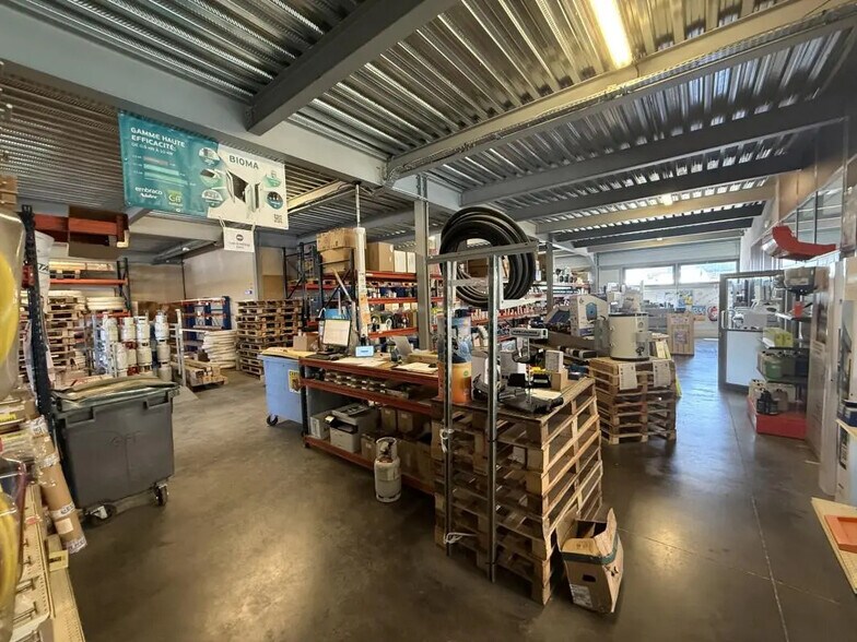 Flex in Fréjus for lease - Interior Photo - Image 2 of 12