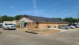 709 Barton St, Hearne TX - Drive Through Restaurant