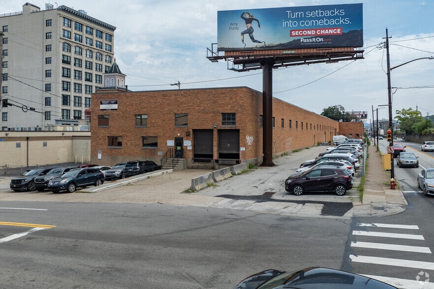 1601 Liberty Ave, Pittsburgh, PA for sale - Primary Photo - Image 1 of 15