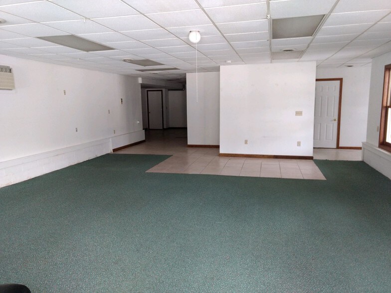 613 S Stark Hwy, Weare, NH for sale - Interior Photo - Image 1 of 1