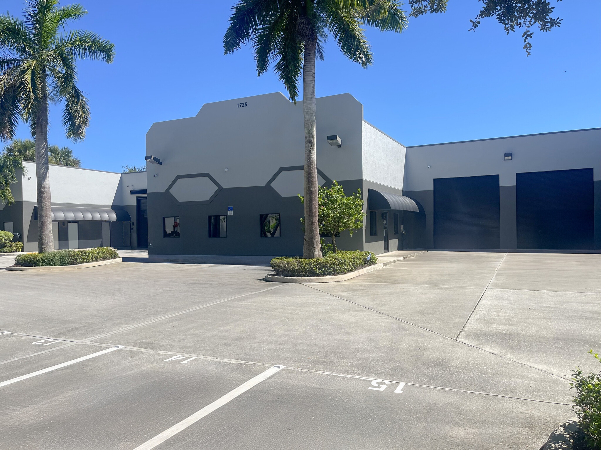 1725 Park Ln S, Jupiter, FL for lease Building Photo- Image 1 of 13