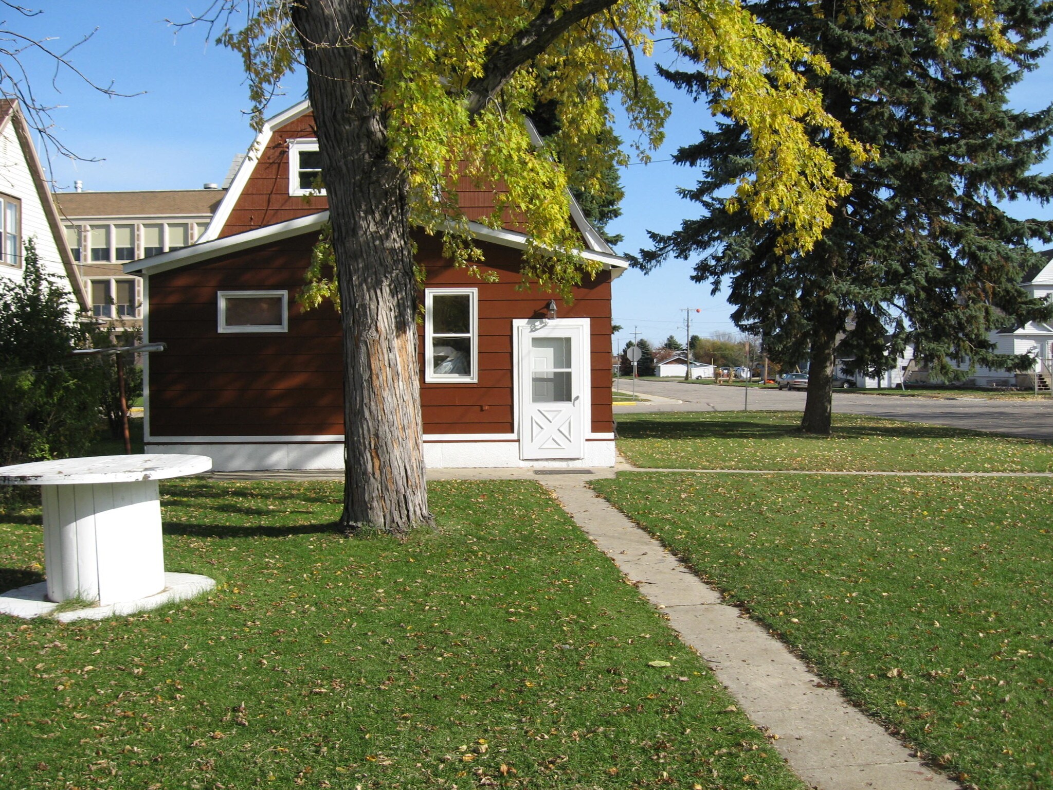 416 1st Ave SE, Hankinson, ND 58041 Home & Garage for Sale 63,000.00