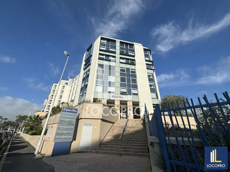 Office in Nice for lease - Building Photo - Image 2 of 7