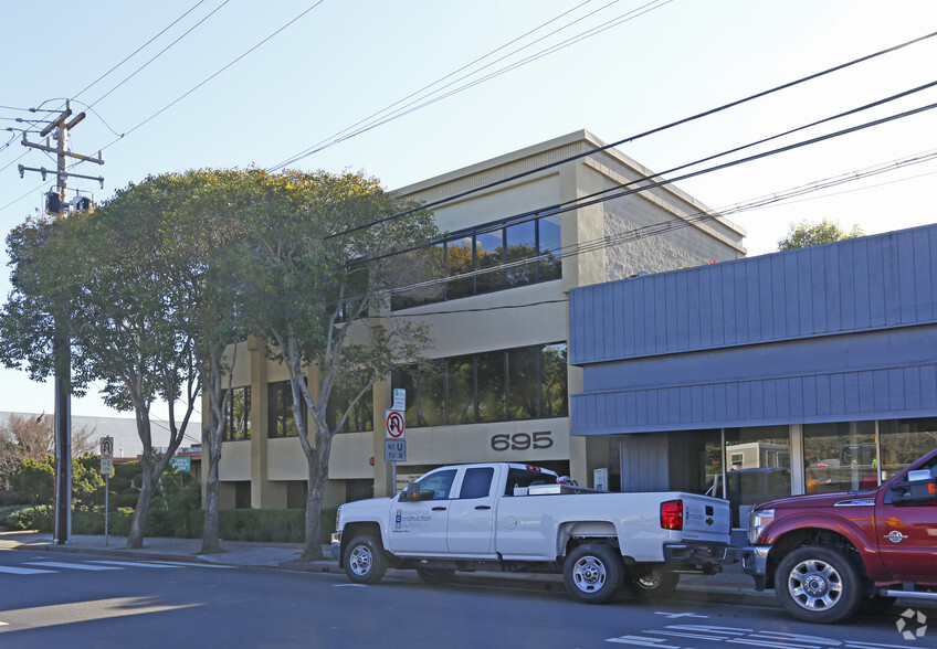 695 Oak Grove Ave, Menlo Park, CA for lease - Building Photo - Image 3 of 13