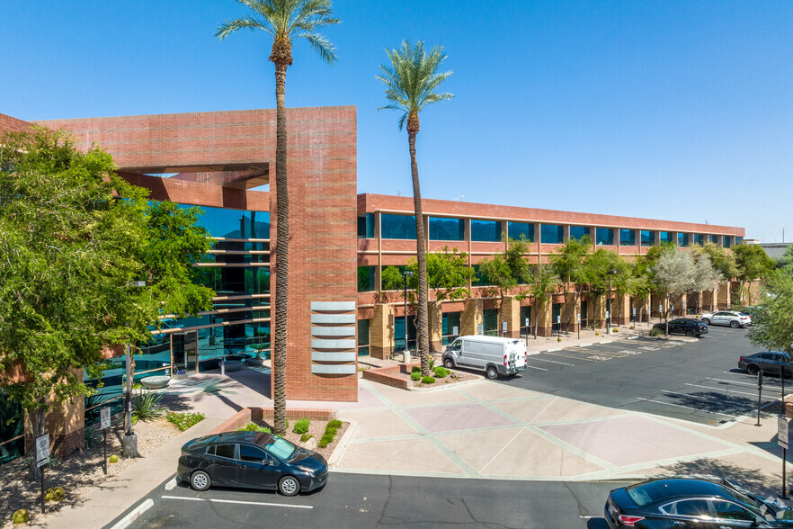 https://images1.loopnet.com/i2/kiQVtIUl6XoRMWhLZUUfnX8-kQOpTPBsHnCnBKpYHGM/110/15333-N-Pima-Rd-Scottsdale-AZ-Building-Photo-1-Large.jpg