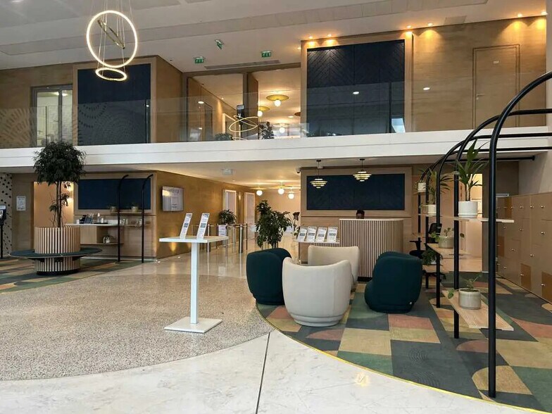 Office in Ivry-sur-Seine for lease - Building Photo - Image 3 of 10