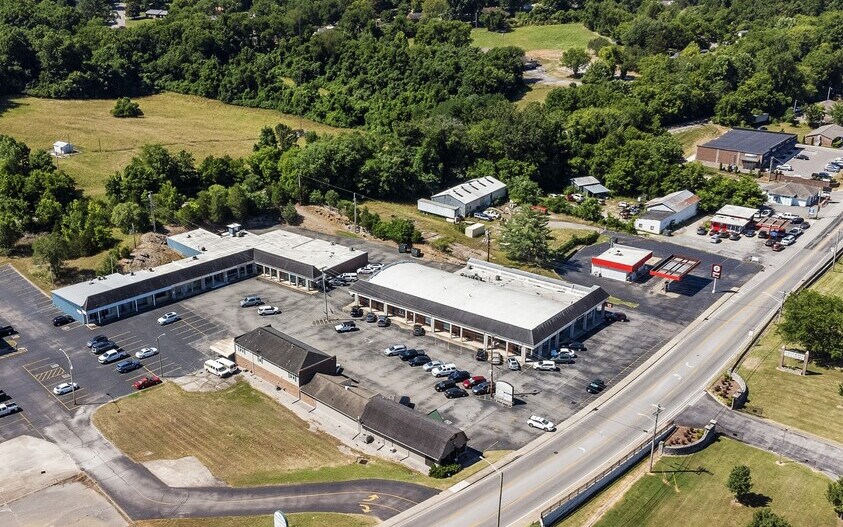 1129 Trotwood Ave, Columbia, TN 38401