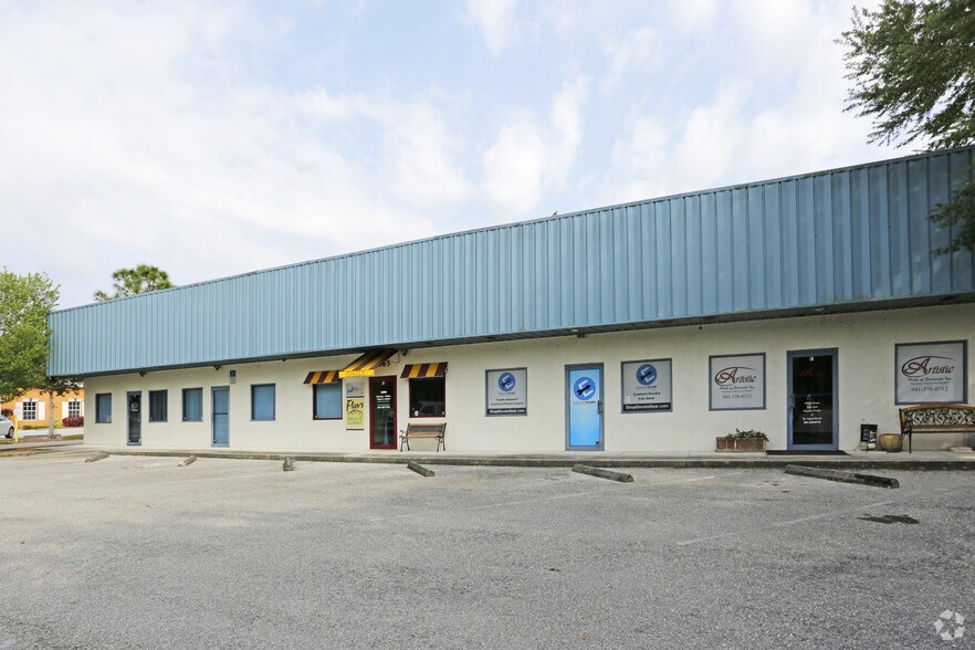 1885 Porter Lake Dr, Sarasota, FL for lease - Building Photo - Image 2 of 19