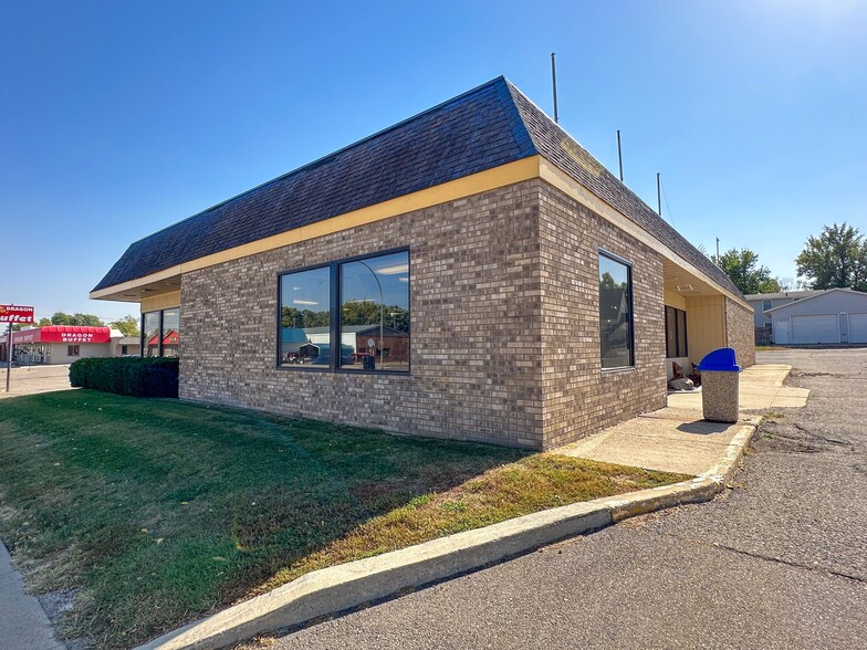 516 E Bridge St, Redwood Falls, MN for sale - Building Photo - Image 1 of 16