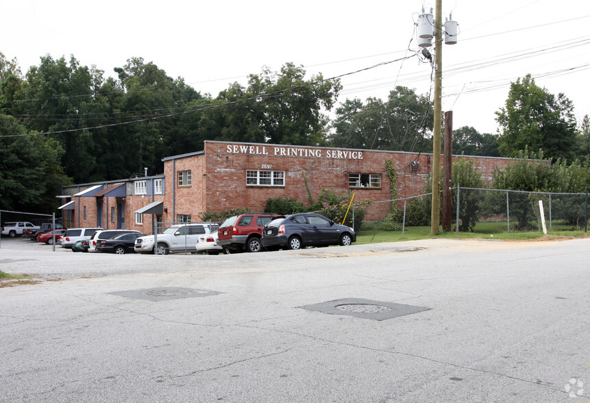 2697 Apple Valley Rd NE, Atlanta, GA for lease - Primary Photo - Image 1 of 8