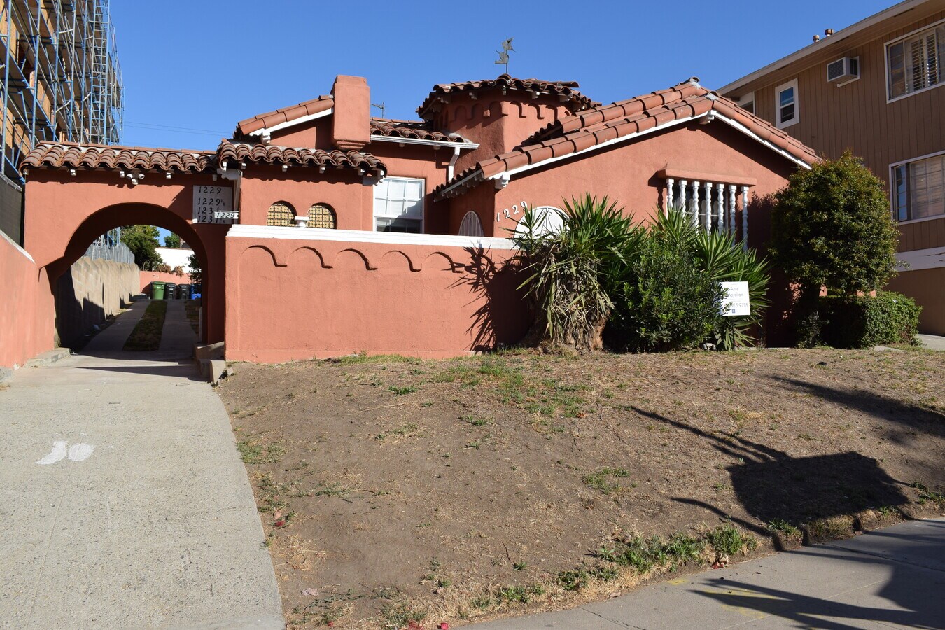 1229 S Dunsmuir Ave, Los Angeles, CA 90019