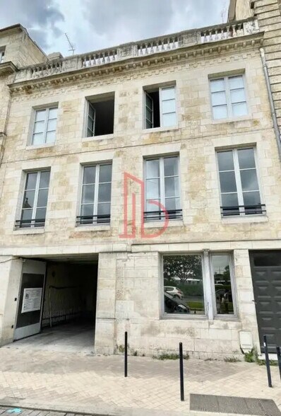 Office in Bordeaux for lease - Building Photo - Image 2 of 8