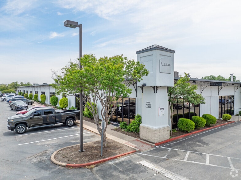 5555 N Lamar Blvd, Austin, TX for lease - Building Photo - Image 1 of 27