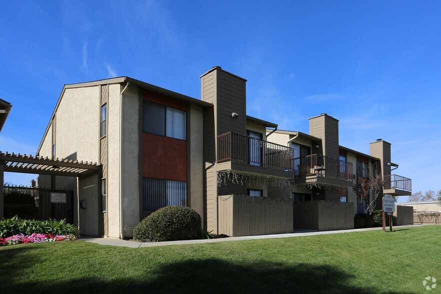 Multifamily in Carlsbad, CA for sale - Primary Photo - Image 1 of 1