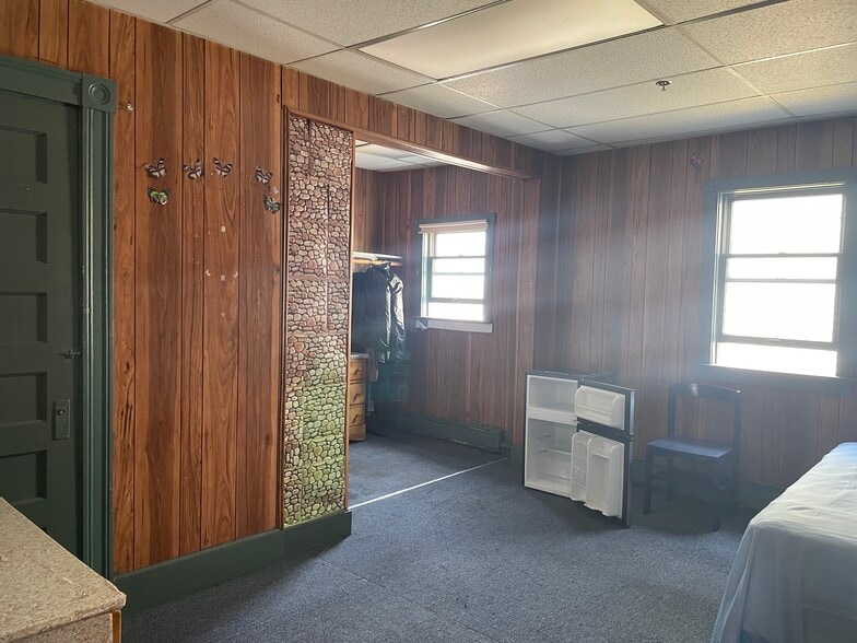 33 High St, Lynn, MA for sale - Building Photo - Image 3 of 5